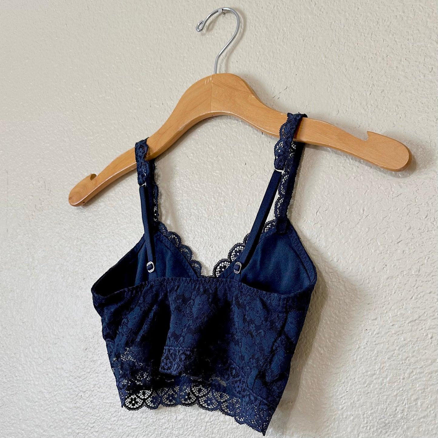 x Sold x Hollister Co. Lace Bralette | XS