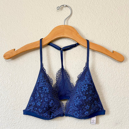 Victoria’s Secret Body by Victoria Lace Bralette | M