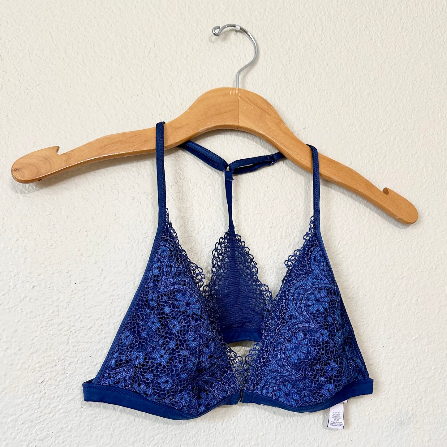 Victoria’s Secret Body by Victoria Lace Bralette | M