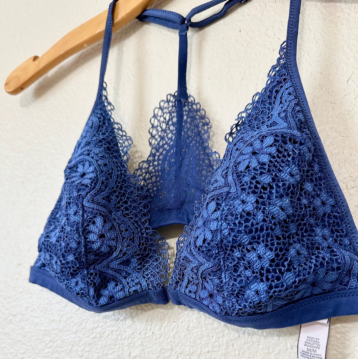 Victoria’s Secret Body by Victoria Lace Bralette | M