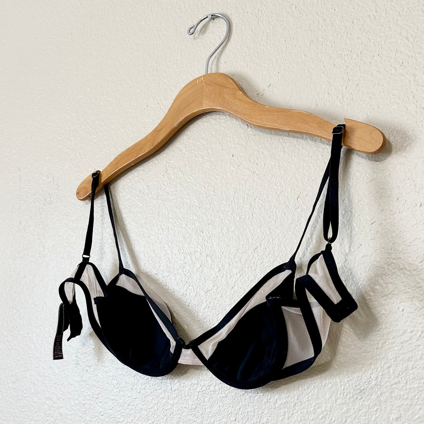 Victoria’s Secret Unlined Sheer Mesh Demi Bra | 32D