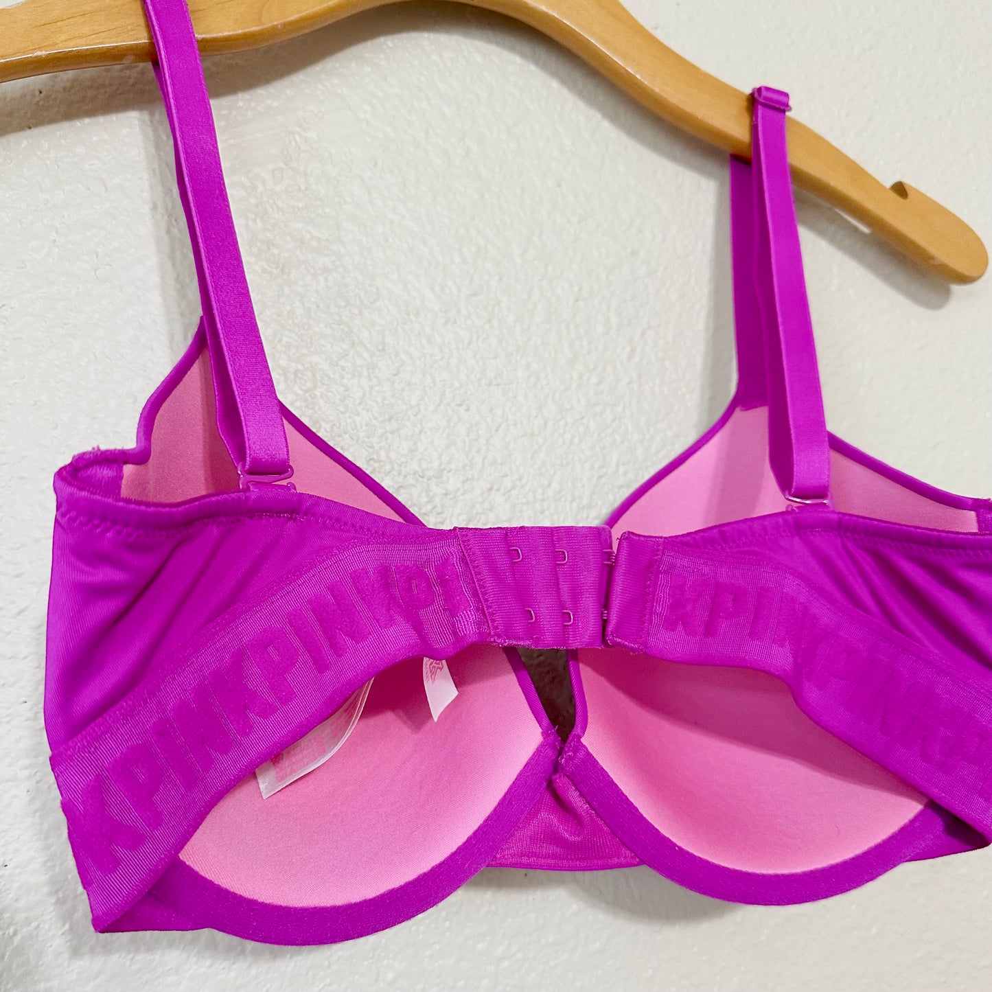 Victoria’s Secret PINK Wear Everywhere Lightly Lined T-Shirt Bra | 32DD