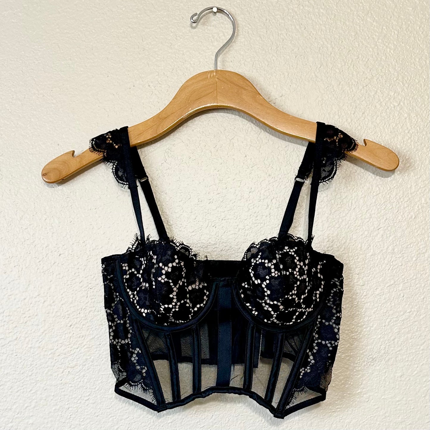 Victoria’s Secret Very Sexy Lace Lined Balconette Bustier Bra | 32C