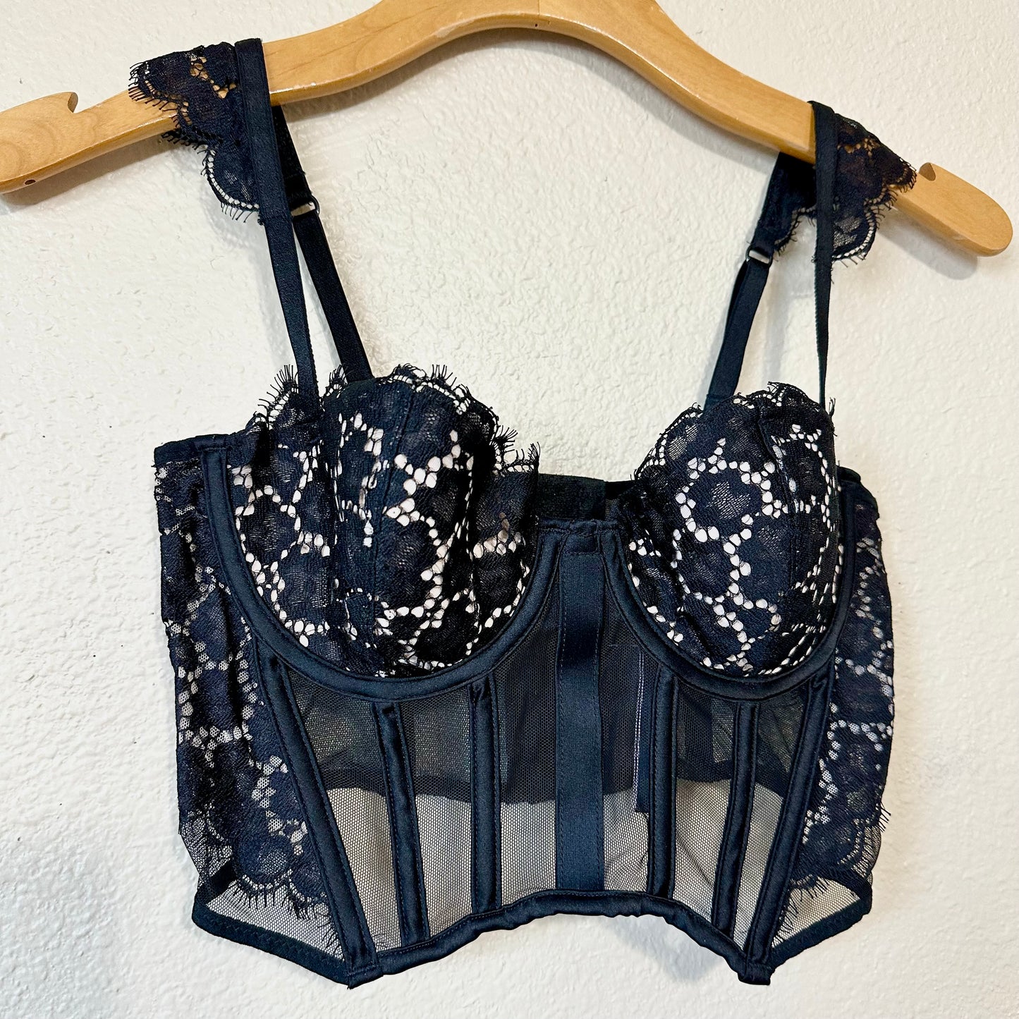 Victoria’s Secret Very Sexy Lace Lined Balconette Bustier Bra | 32C