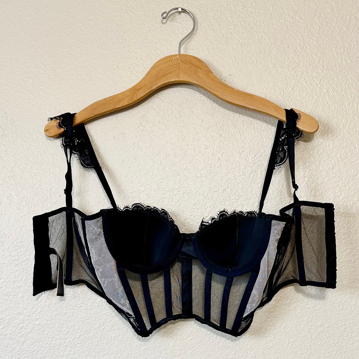 Victoria’s Secret Very Sexy Lace Lined Balconette Bustier Bra | 32C