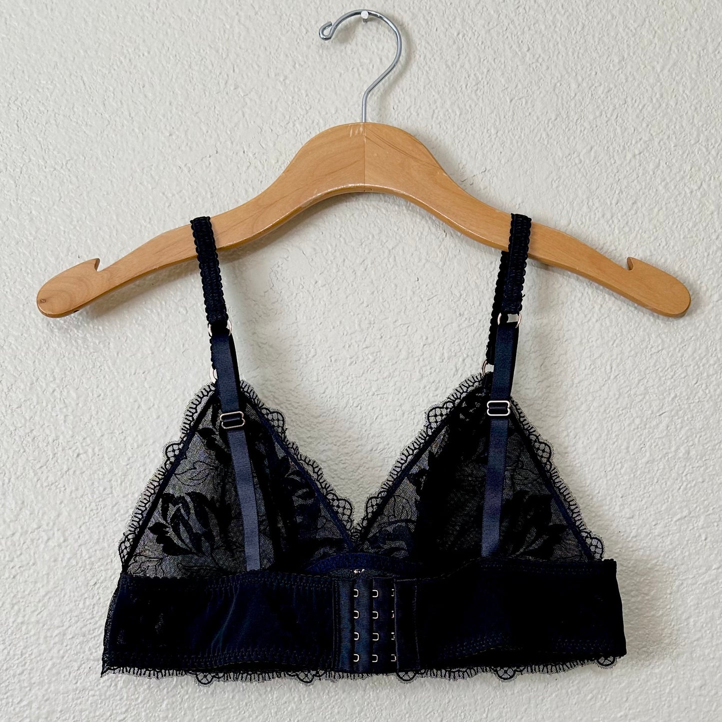 Sofia Intimates Embroidered Shine Triangle Bralette | L