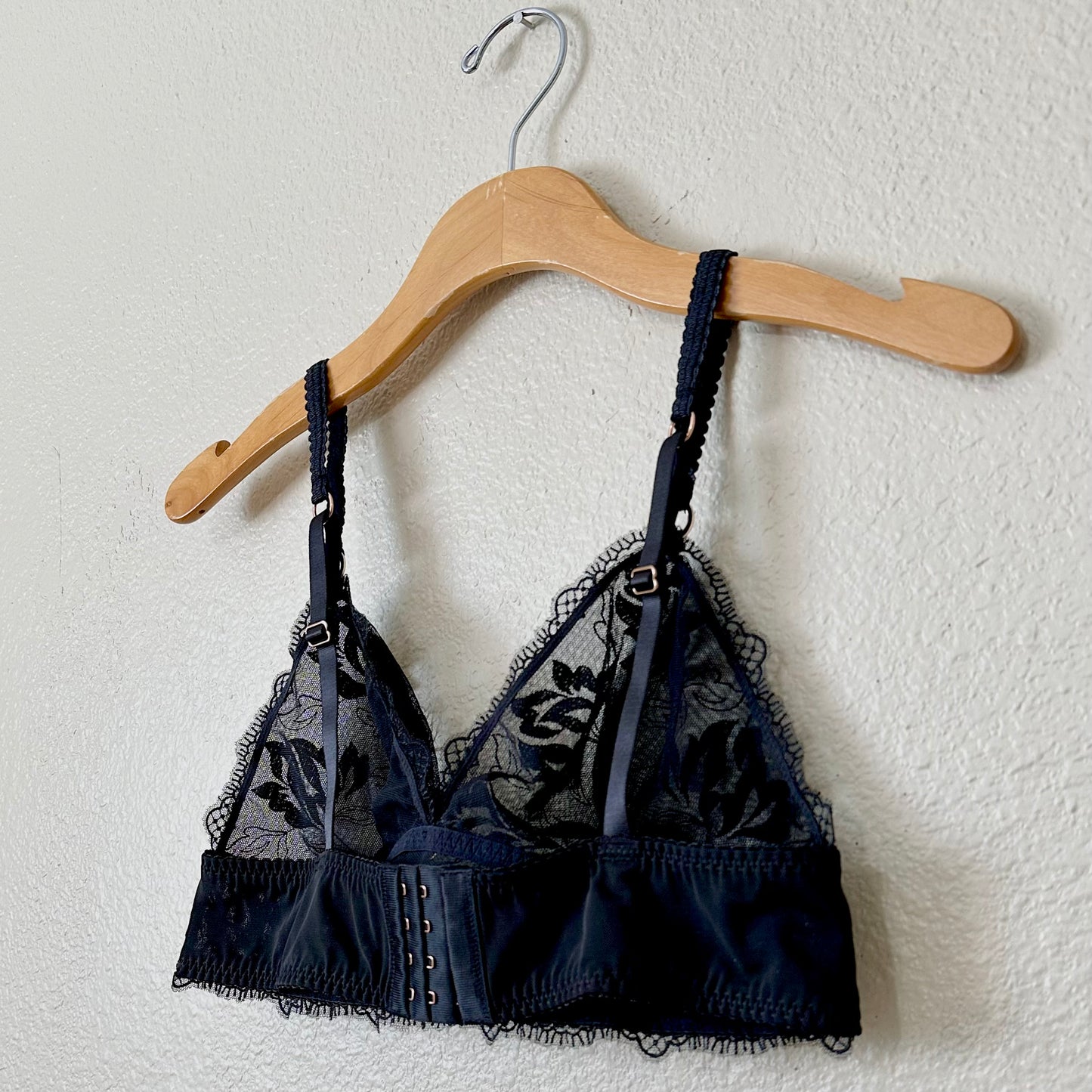 Sofia Intimates Embroidered Shine Triangle Bralette | L