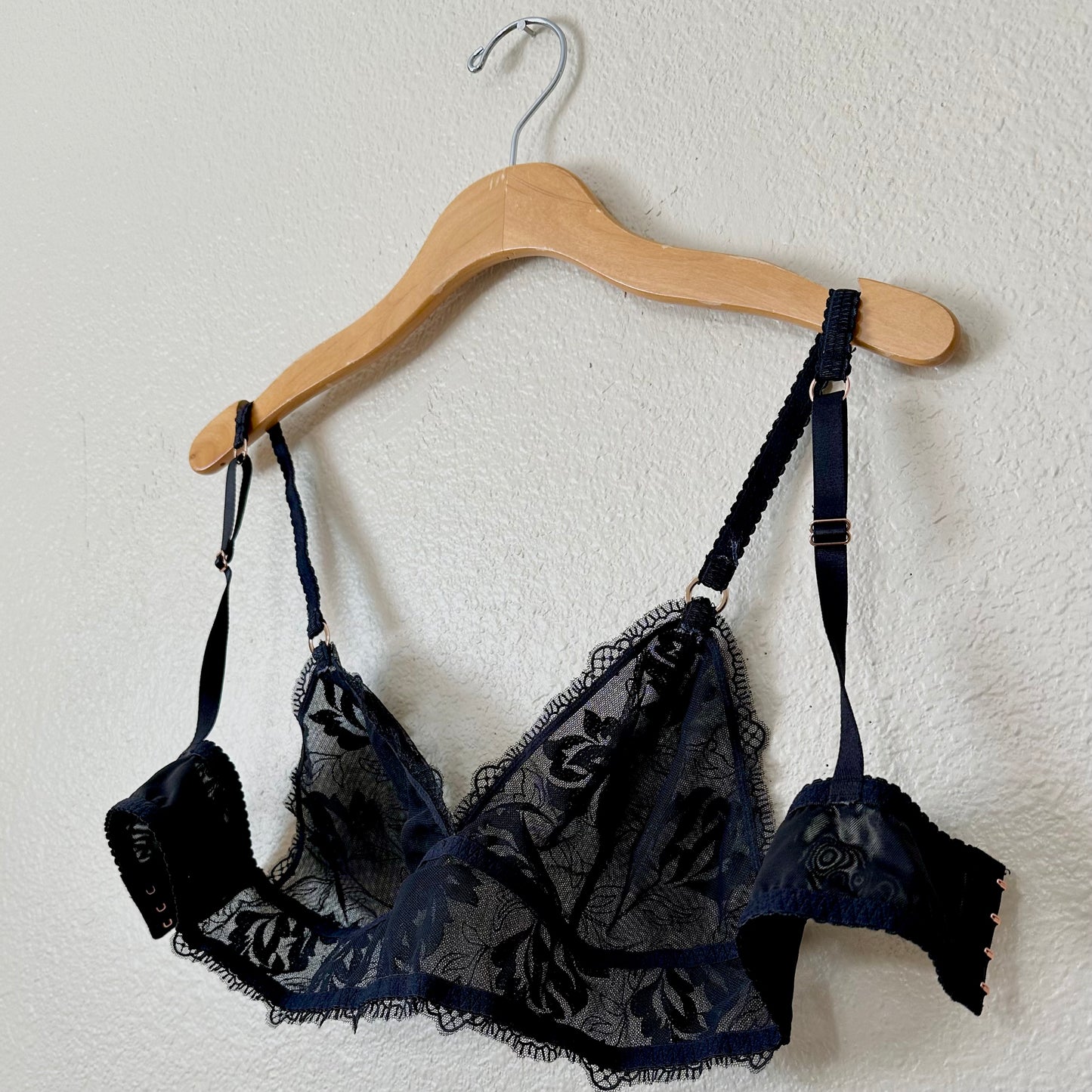 Sofia Intimates Embroidered Shine Triangle Bralette | L