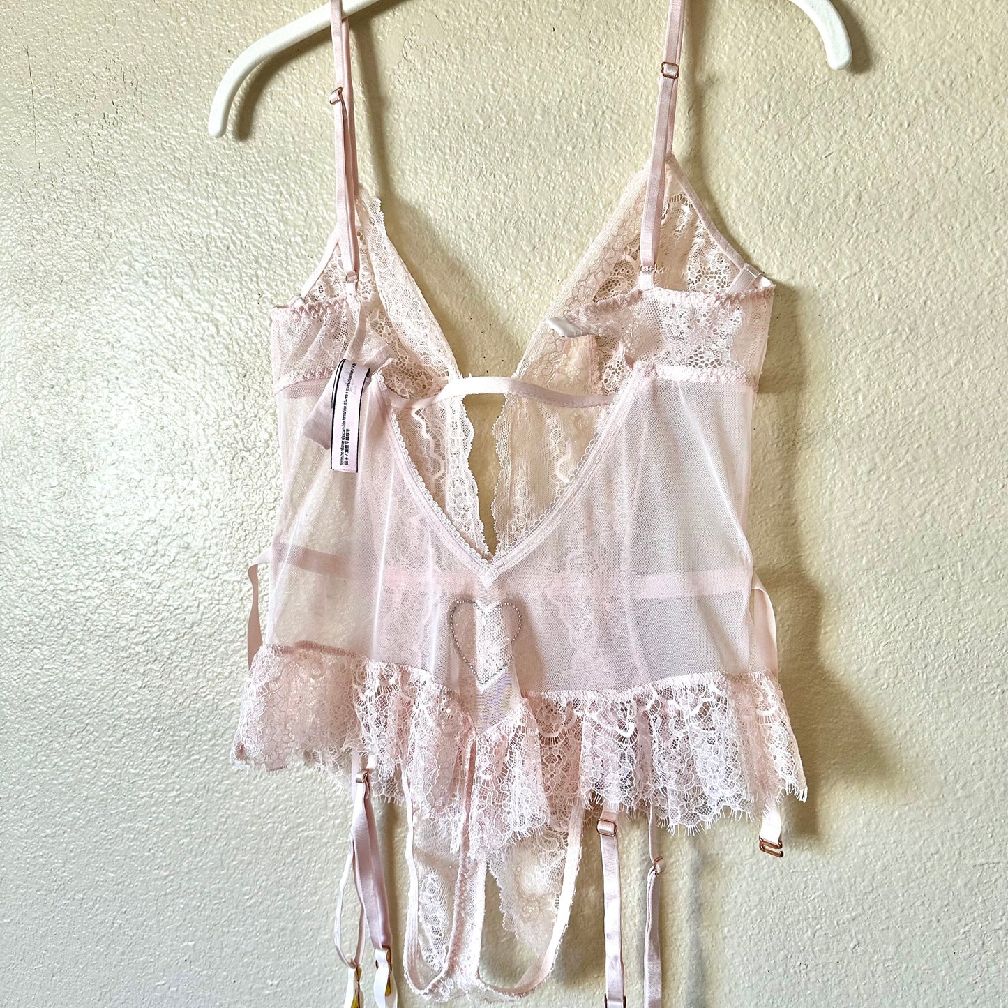 x Sold x Victoria’s Secret Light Pink Lace Ruffle Crotchless Teddy | M