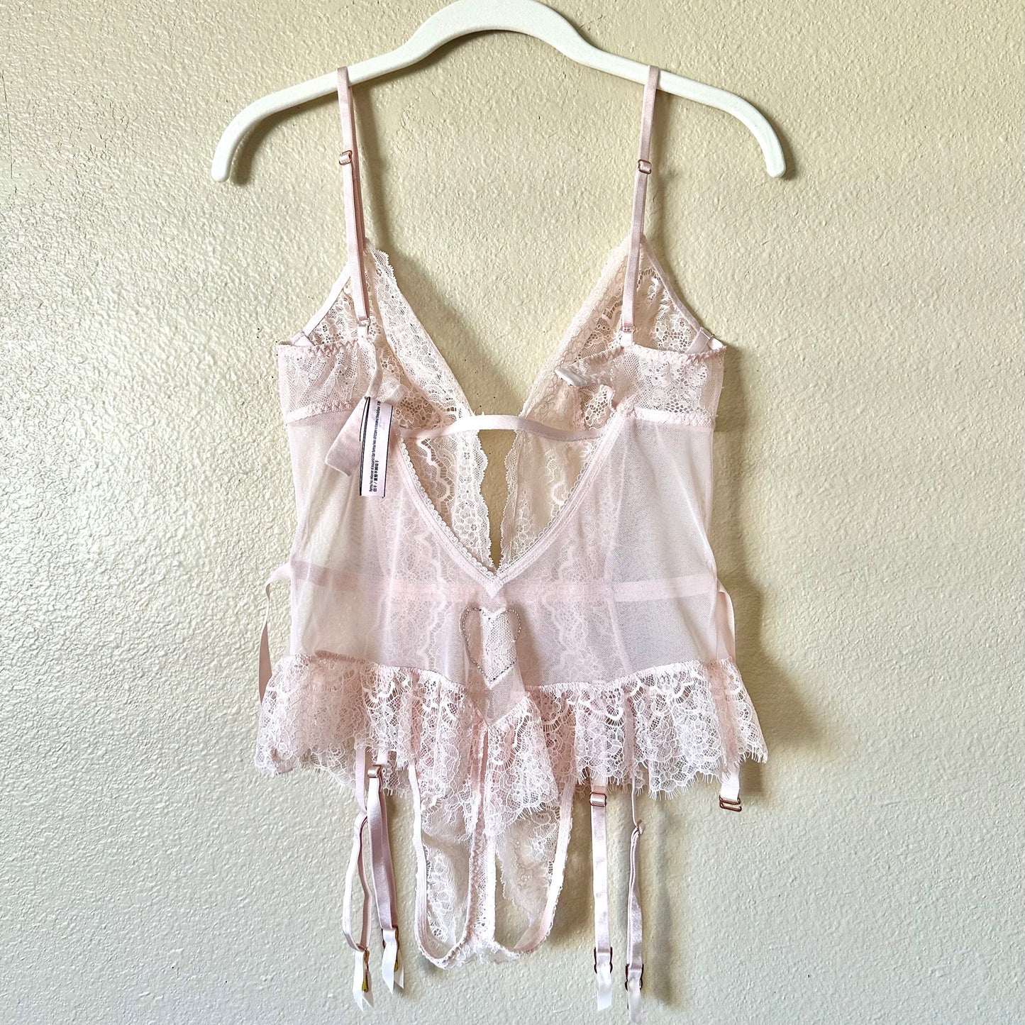 x Sold x Victoria’s Secret Light Pink Lace Ruffle Crotchless Teddy | M