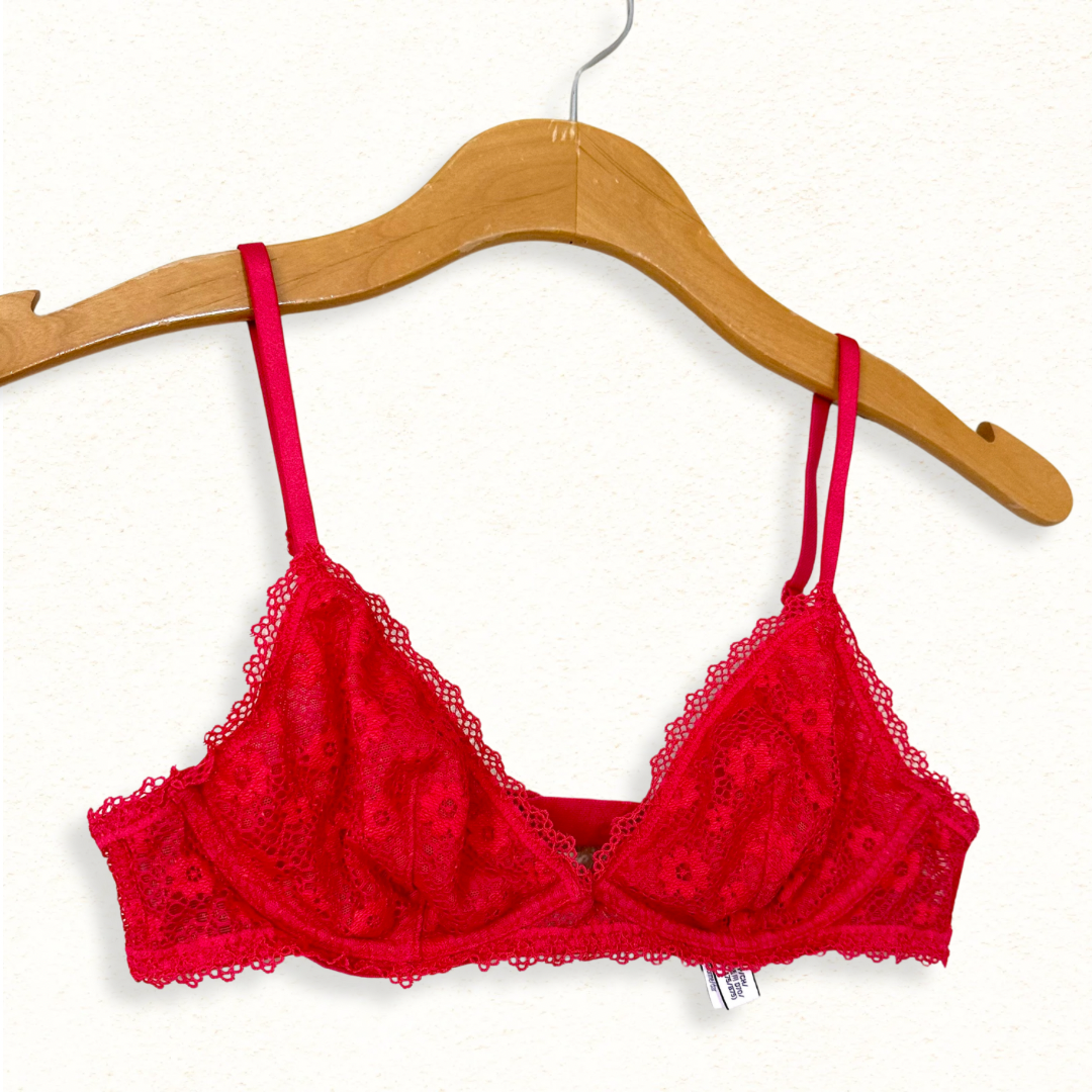 *New* Victoria’s Secret Red Floral Lace Bralette | S