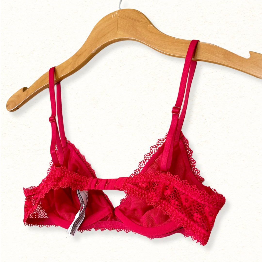 *New* Victoria’s Secret Red Floral Lace Bralette | S